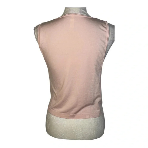 Baby Pink Under Armour workout top!! - Picture 2 of 5